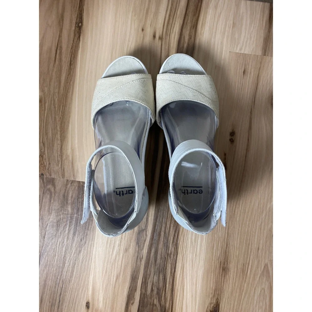 Earth Ficus Sagittarius Off White Ankle Strap Wedge Sandals Womens 8M